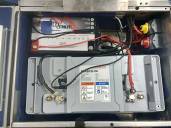 Zestaw baterii litowo-jonowych: Torqeedo POWER 26-104 do silnika CRUISE 2.0. i ZENITH do wszystkich urzadzeń na łodzi (windy kotwiczne, lodówka, oświetlenie, echosonda...)